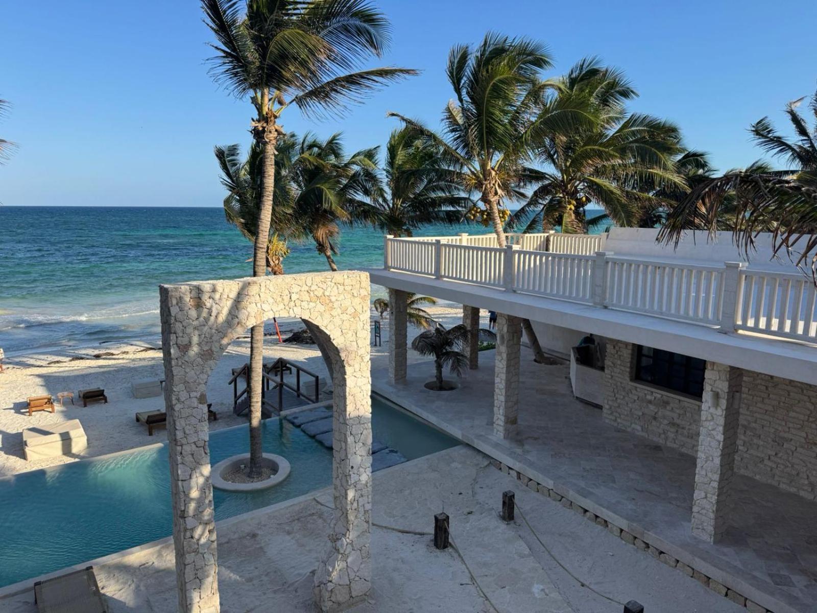 图伦阿兹卡酒店图卢姆